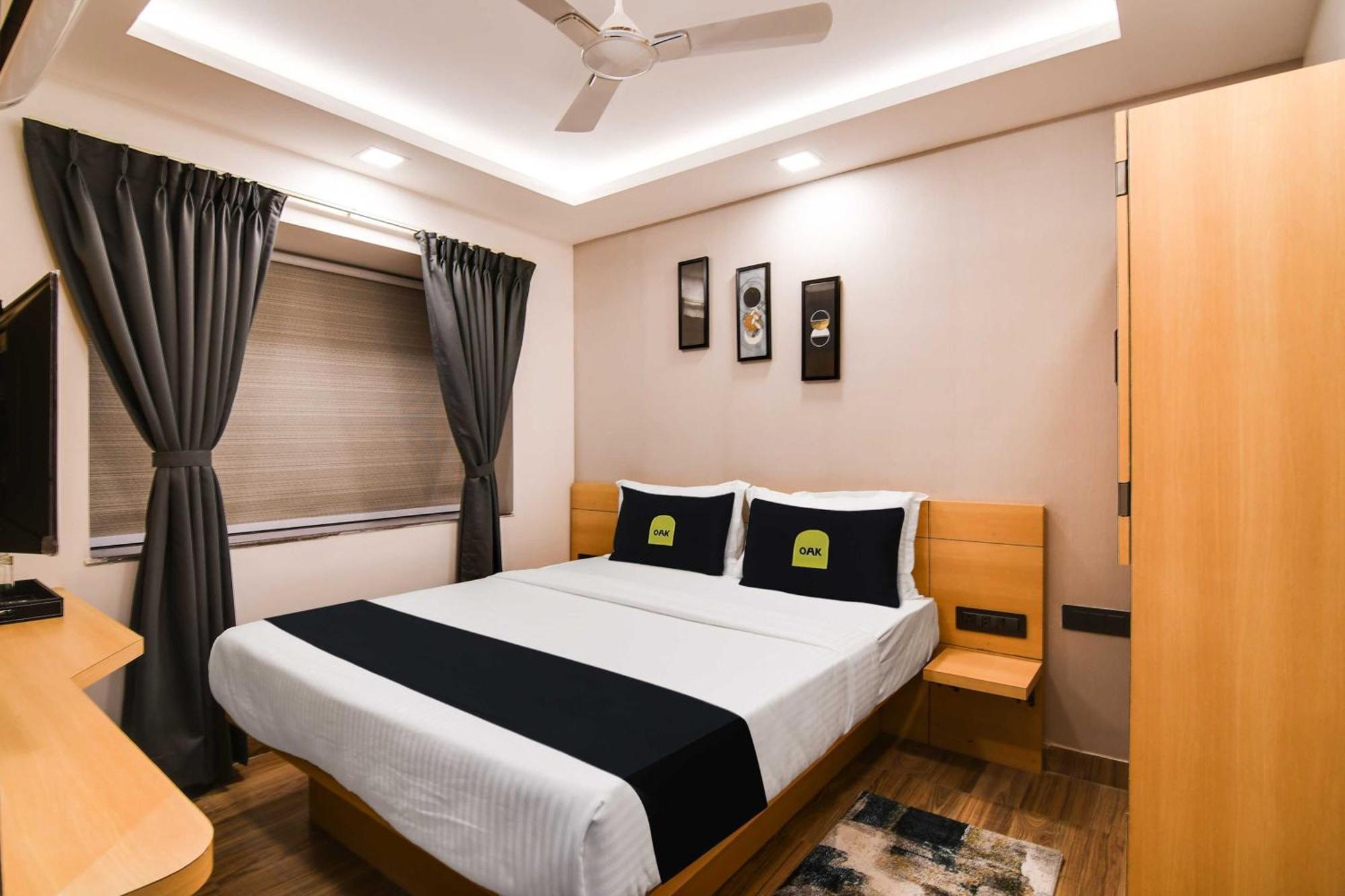 Super Townhouse Oak Sayhallo Ecstasy Bhubaneswar Eksteriør bilde
