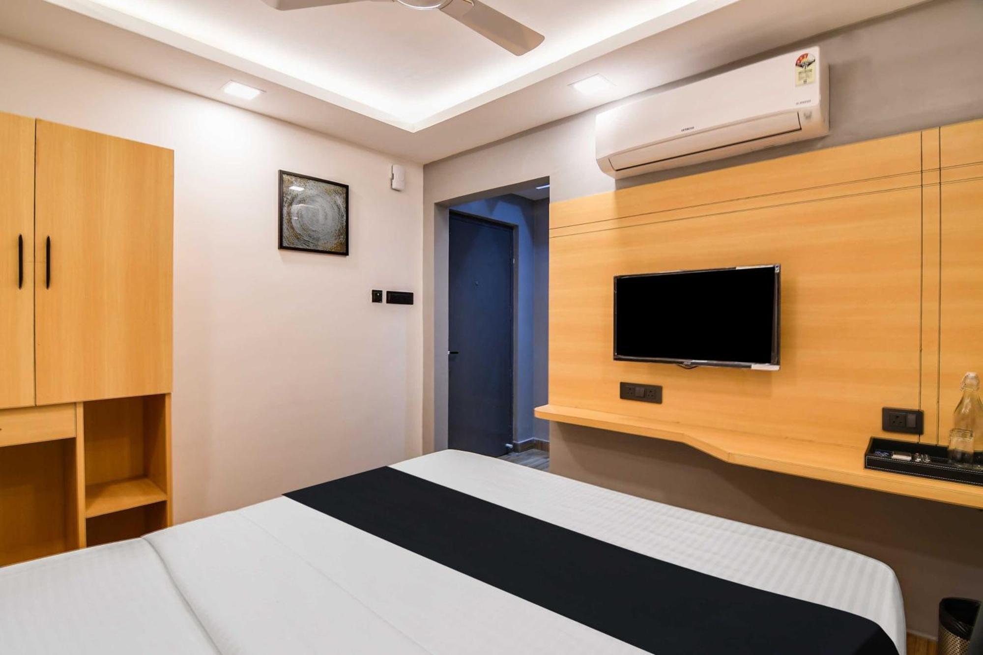 Super Townhouse Oak Sayhallo Ecstasy Bhubaneswar Eksteriør bilde