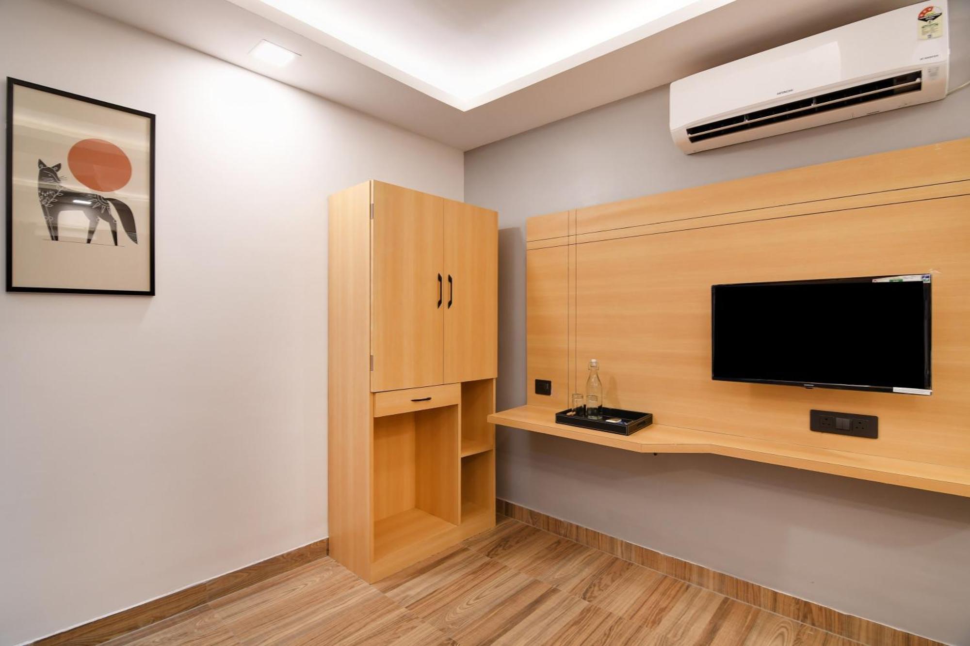 Super Townhouse Oak Sayhallo Ecstasy Bhubaneswar Eksteriør bilde