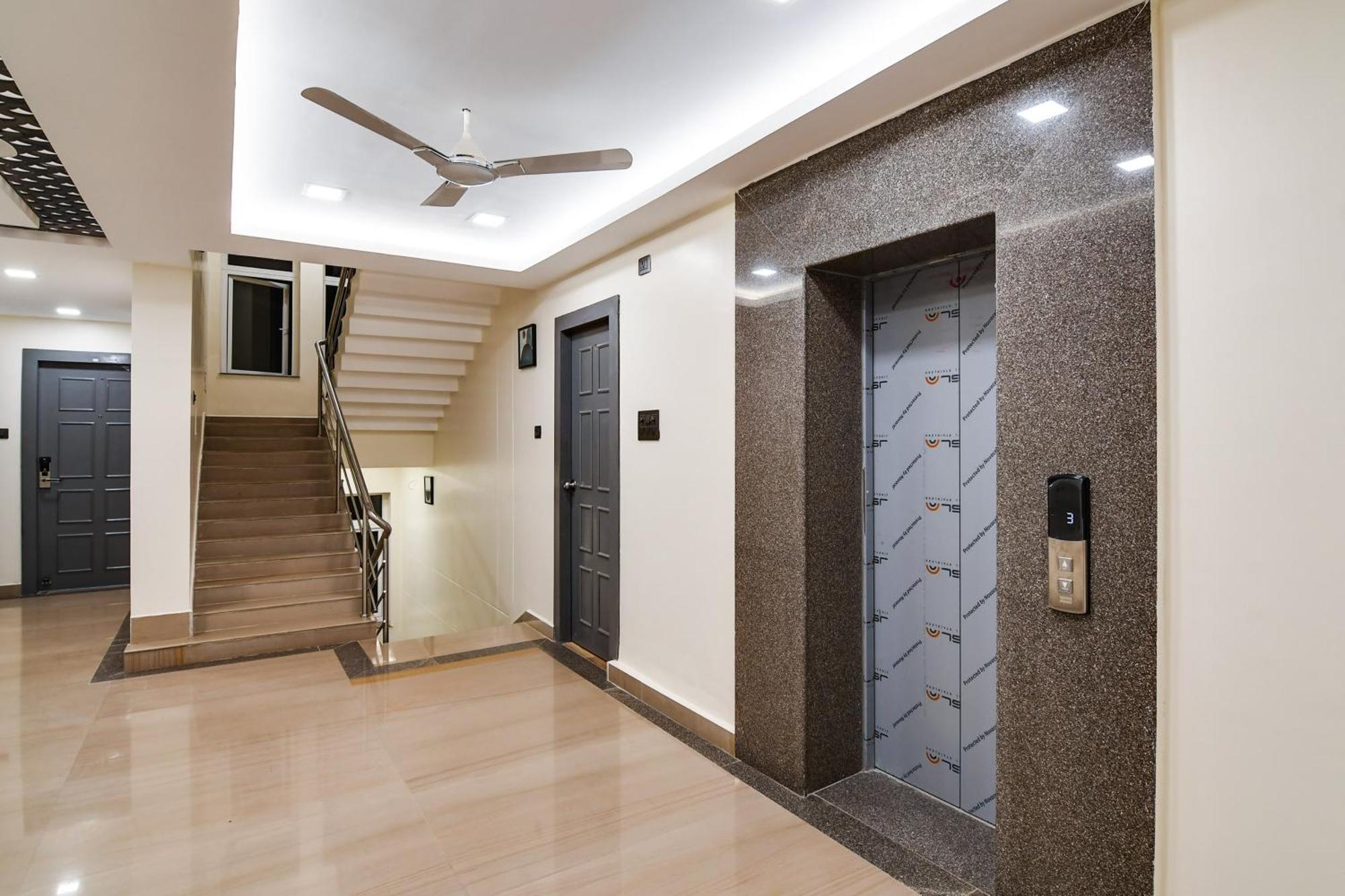 Super Townhouse Oak Sayhallo Ecstasy Bhubaneswar Eksteriør bilde