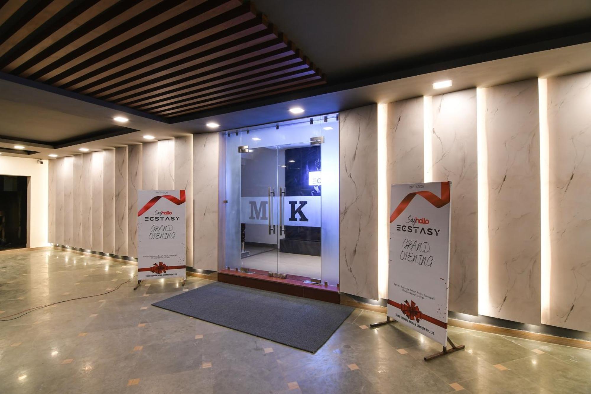 Super Townhouse Oak Sayhallo Ecstasy Bhubaneswar Eksteriør bilde