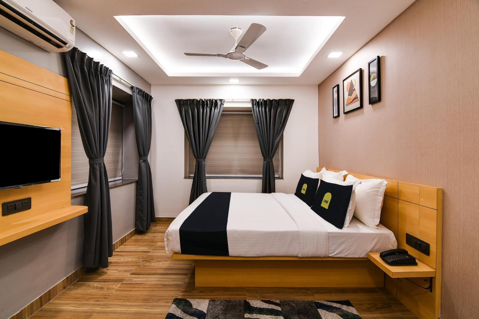 Super Townhouse Oak Sayhallo Ecstasy Bhubaneswar Eksteriør bilde
