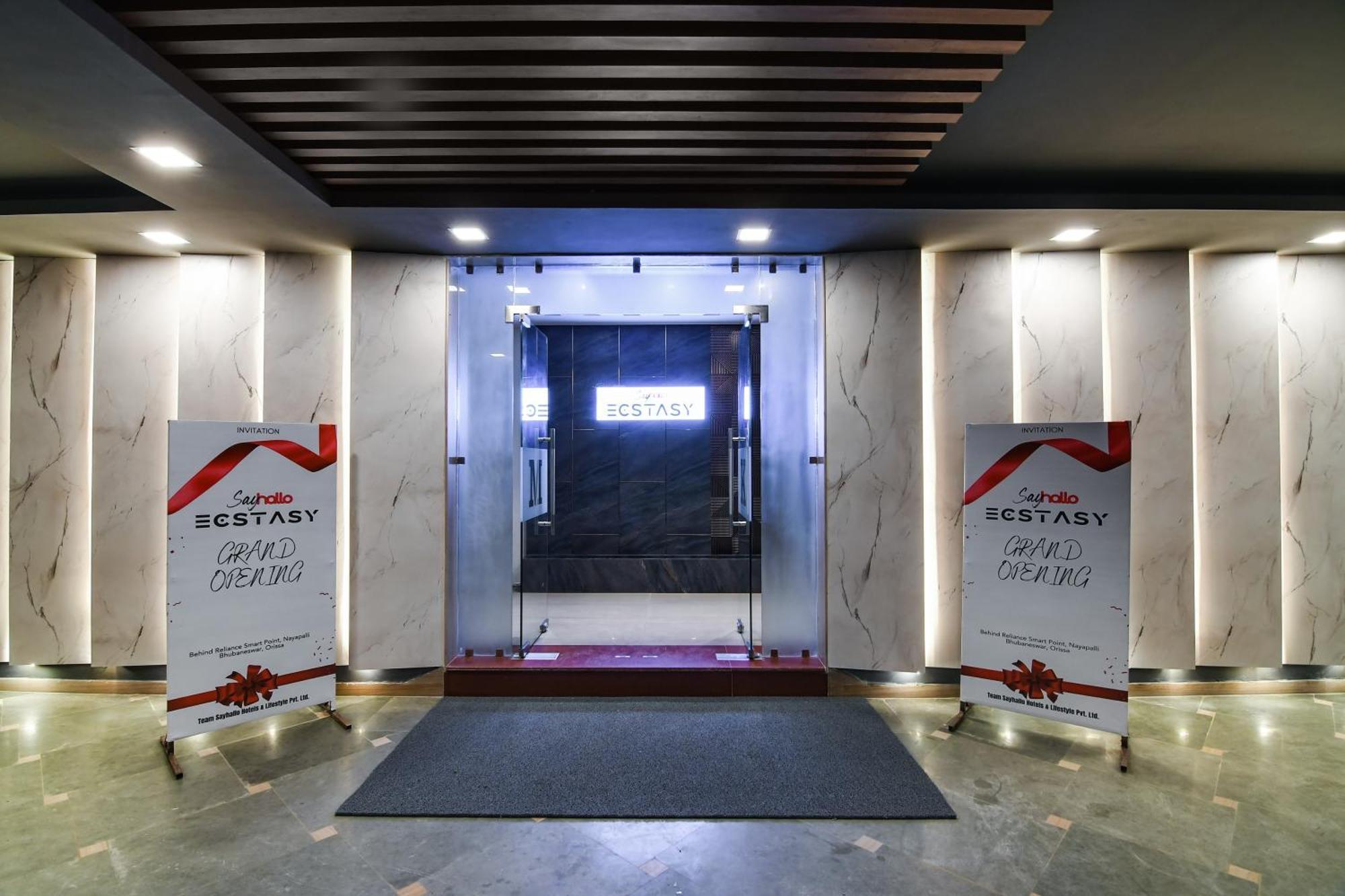 Super Townhouse Oak Sayhallo Ecstasy Bhubaneswar Eksteriør bilde