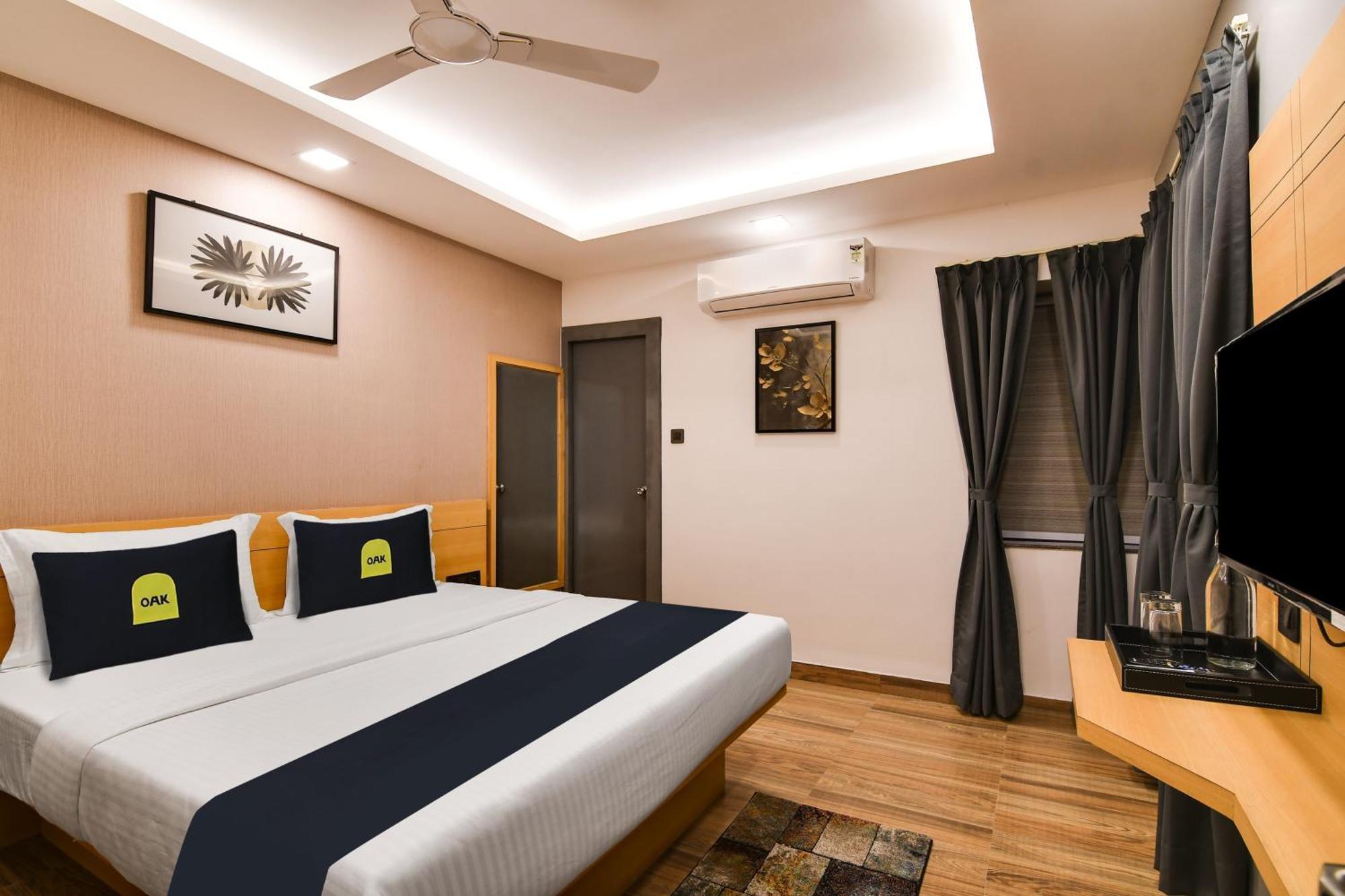 Super Townhouse Oak Sayhallo Ecstasy Bhubaneswar Eksteriør bilde