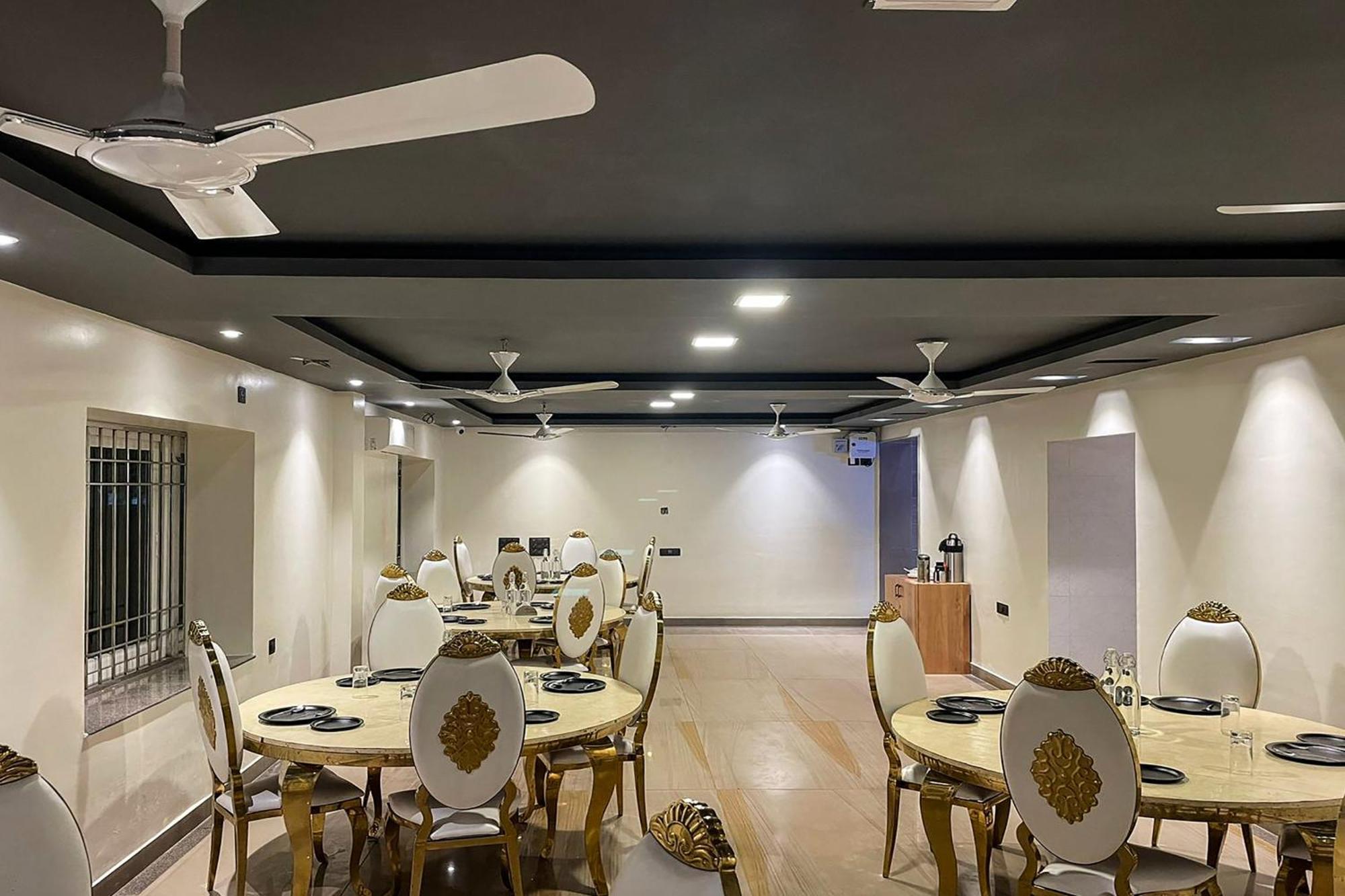 Super Townhouse Oak Sayhallo Ecstasy Bhubaneswar Eksteriør bilde