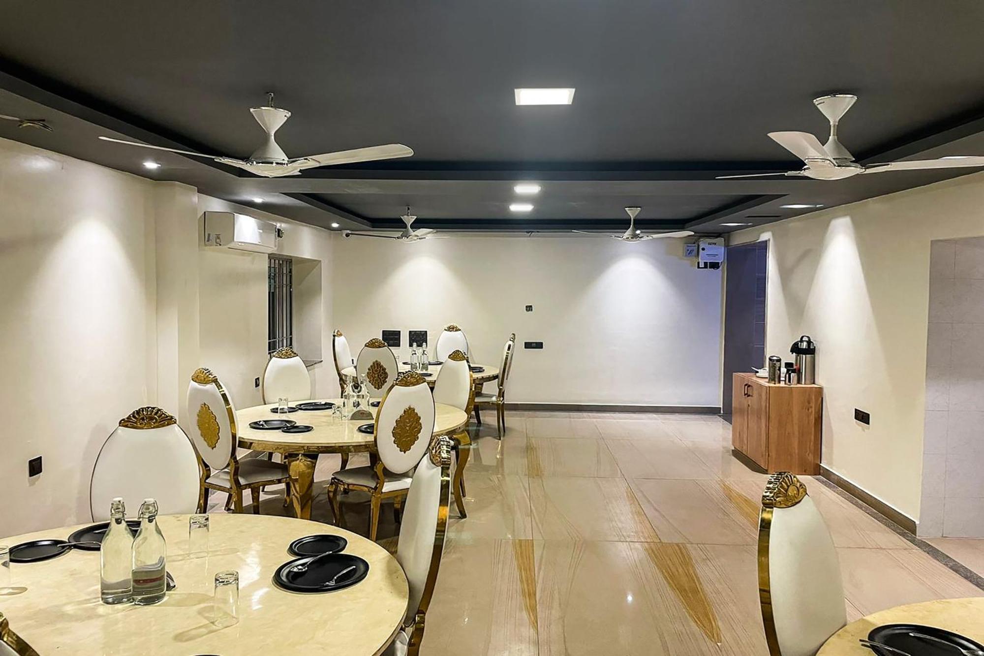 Super Townhouse Oak Sayhallo Ecstasy Bhubaneswar Eksteriør bilde