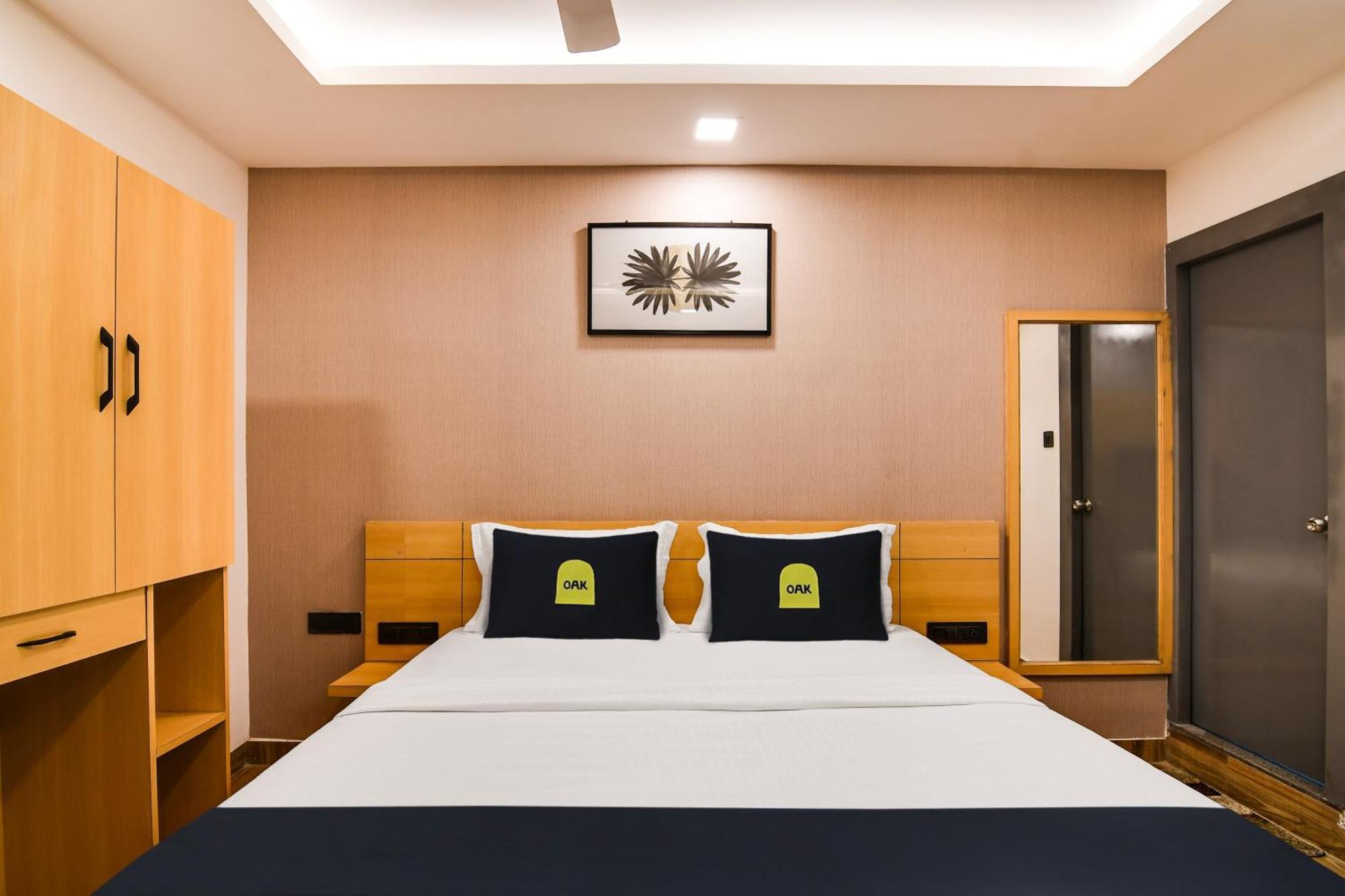 Super Townhouse Oak Sayhallo Ecstasy Bhubaneswar Eksteriør bilde