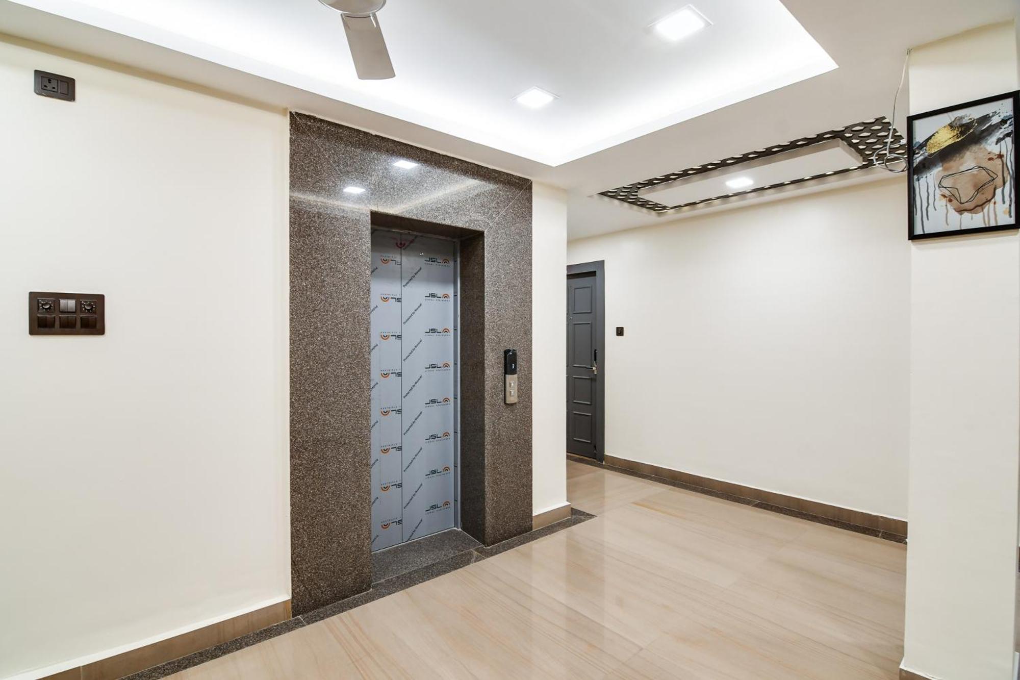 Super Townhouse Oak Sayhallo Ecstasy Bhubaneswar Eksteriør bilde