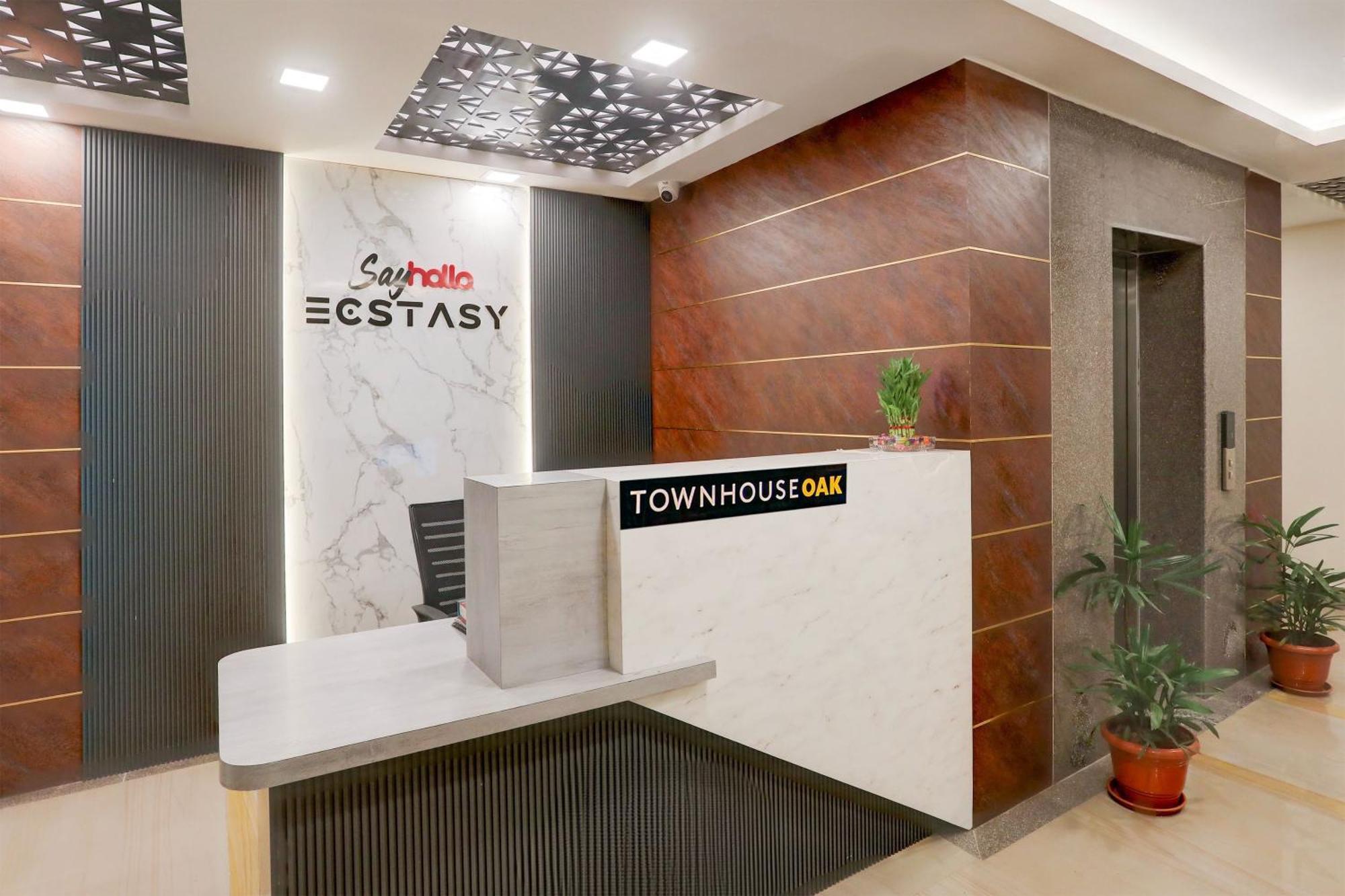 Super Townhouse Oak Sayhallo Ecstasy Bhubaneswar Eksteriør bilde